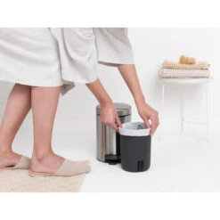 Brabantia Newicon Pedaalemmer 3 L Mat Staal 11 Brabantia Newicon Pedaalemmer 3 L Mat Staal -Royal Boch Winkel 101 2164 5 1