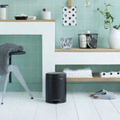 Alternative view of Brabantia Ped.Emmer 5Lt Zw Newicon
