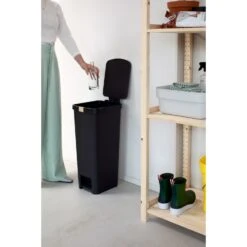 Brabantia StepUp Pedaalemmer 40 Liter Dark Grey -Royal Boch Winkel 102 0023 4 1