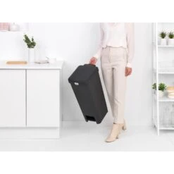 Brabantia StepUp Pedaalemmer 40 Liter Dark Grey -Royal Boch Winkel 102 0023 5 1