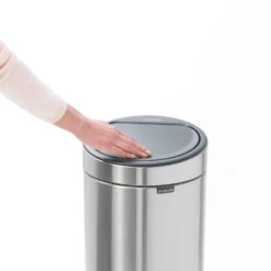 Brabantia Touch Bin Afvalemmer 30 L Mat Staal 11 Brabantia Touch Bin Afvalemmer 30 L Mat Staal -Royal Boch Winkel 102 5462 3 1