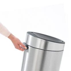 Brabantia Touch Bin Afvalemmer 30 L Mat Staal 14 Brabantia Touch Bin Afvalemmer 30 L Mat Staal -Royal Boch Winkel 102 5462 6 1